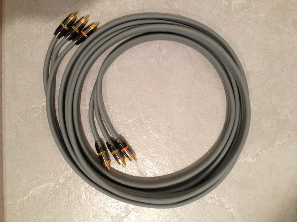 Cabo de vídeo componente Monster Cable M500CV 4 metros - Imagem 1 de 1