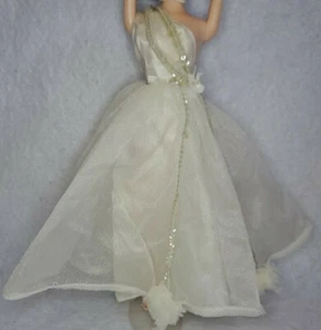 BARBIE VINTAGE FASHION SUPERSTAR Spotlight on Romantic White #9836 w/Shoes TLC - Picture 1 of 9