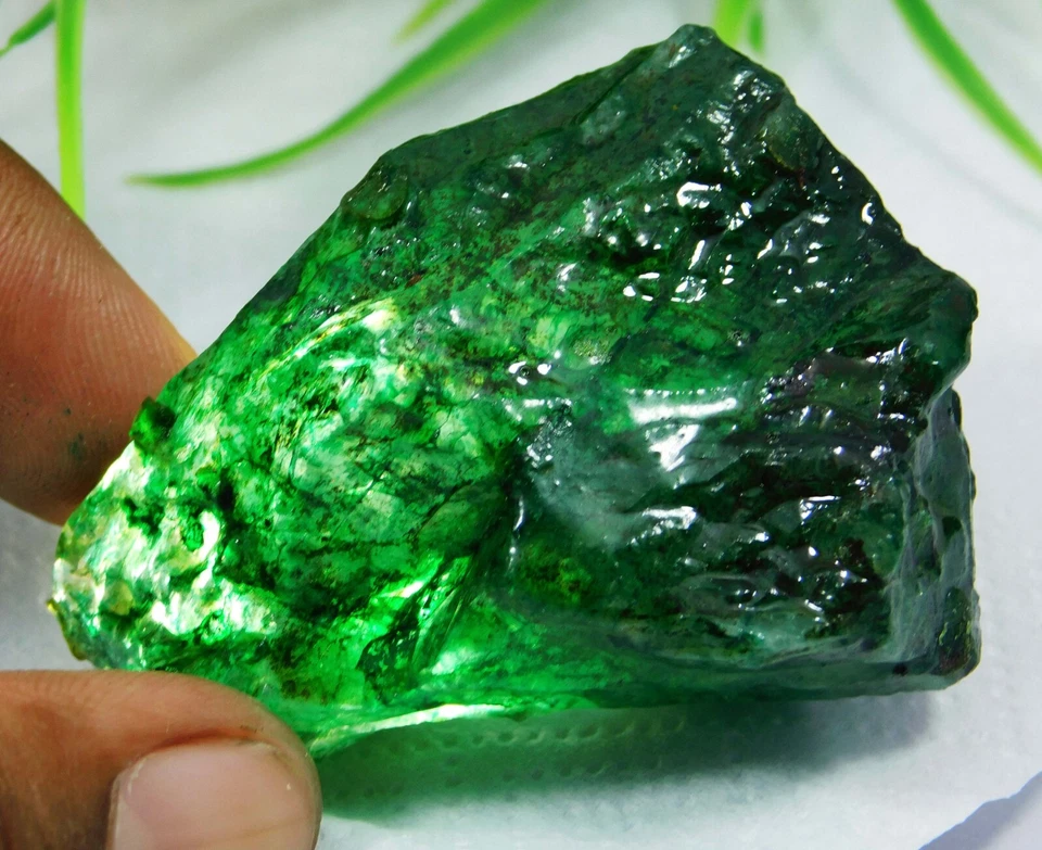 Pedra preciosa solta bruta esmeralda verde colombiana natural 364,85 quilates - Imagem 1 de 4