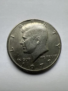 Medio dólar Kennedy 1972 - raro sin marca de ceca - buen estado - Imagen 1 de 2