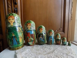 Unique Vintage  Russian Nesting Doll Fairytale Hand Painted 7 piece Set Signed - Picture 1 of 17