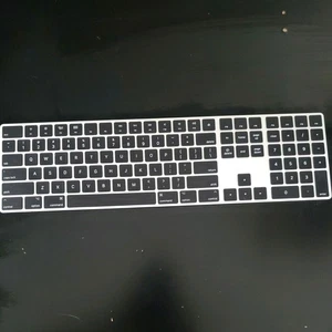 Apple Magic Keyboard with Numeric Keypad Black A1843 Wireless Bluetooth - Picture 1 of 9