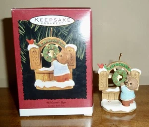 NIB HALLMARK *WELCOME SIGN* 1996 KEEPSAKE ORNAMENT - TENDER TOUCHES BEAR - Picture 1 of 3
