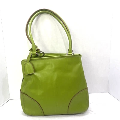 LIZ CLAIBORNE GREEN PURSE MULTI COLOR LINING FAUX LEATHER HAND BAG - Image 1 of 4