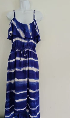 Maxi Vestido Express Mediano Alto-Bajo Dobladillo Campesino Volantes Top Corbata Cintura Azul Tie-Dye Foto 1 de 4