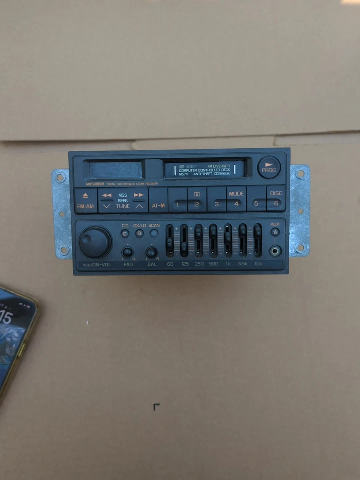 Mitsubishi Montero 2004 radio parte RX-366Y Foto 1 de 4