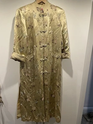 LADIES 1970s AUTHENTIC CHINESE SILK DRESSING GOWN, SIZE 36 - Image 1 of 4