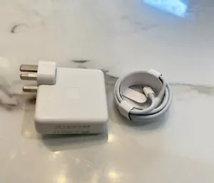Genuine Apple 61W USB-C Macbook Pro & Air Power Adapter Charger With Cable A1947 - Picture 1 of 5
