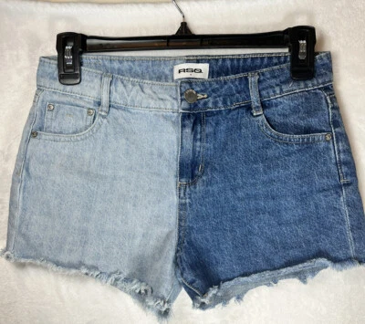 RSQ 牛仔短裤女孩尺寸 14 双色蓝色牛仔磨损底部 2 英寸内缝 — 第 1/4 张图片