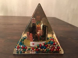 Vintage Chicago Paperweight Triangle Pencil Holder Globe - Picture 1 of 5