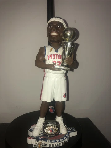 2004 Richard Hamilton10 INCH CHAMPIONSHIP TROPHY/RING BOBBLEHEAD DETROIT PISTONS Cover