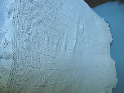 Ancien dessus de lit brodé main broderie crochet dentelle 1m92 x 1m80 - Photo 1/4