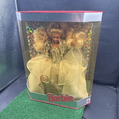 VINTAGE 1992 Happy Holidays Barbie Doll Mattel NIB CHRISTMAS  - Image 1 of 4