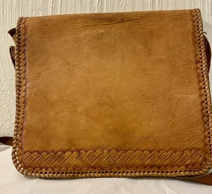 Vintage Hand-Tooled Leather Crossbody Bag Detailed Trim Zip Adjustable Strap - Picture 1 of 17