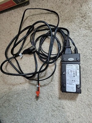 Adaptador CA Extron Modelo 28-071-57LF con salida 12VDC 1.0A Foto 1 de 3