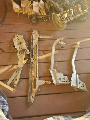 65 Cadillac Fleetwood LADO DERECHO DEL PASAJERO REGULADOR PUERTA trasero y pista  Foto 1 de 4