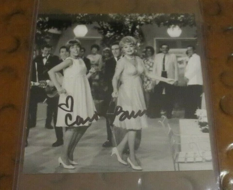 Carol Burnett actress comedienne autographed photo signed 5 golden globes Cover