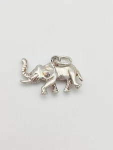 Colgante vintage con dije de elefante de plata de ley 925  - Imagen 1 de 3