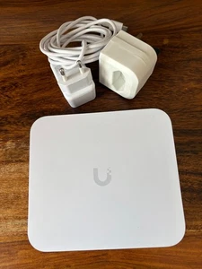 UBIQUITI UniFi Cloud Gateway Ultra (UCG-Ultra) - Bild 1 von 3