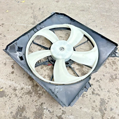 Front Left Side Radiator Fan Cooling Assembly Motor Acura TLX 2015-2020 OEM - Image 1 of 4