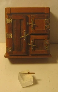 Dollhouse Miniature Antique Style OAK ICE BOX w Block of Ice & Pick EXCELLENT NR - Photo 1/6