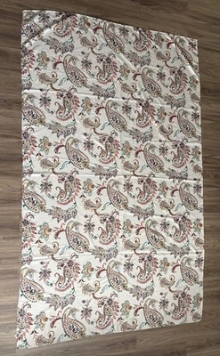 LARGE WHITE FLORAL & PAISLEY COLORFUL POLYESTER TABLECLOTH RECTANGULAR 99 X 60 - Image 1 of 4