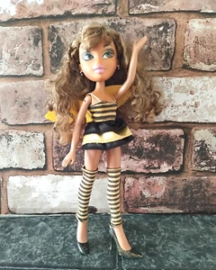 Bratz Costume Party Bumble Bee Yasmin Doll 2007 Original Clothing - Picture 1 of 7