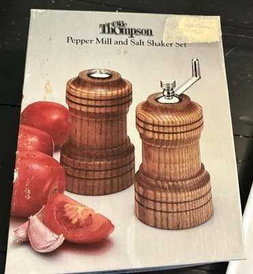 Olde Thompson солонка и мельница для перца из массива дерева сталь сделано в США - Изображение 1 из 3