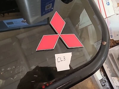 GRAN EMBLEMA MITSUBISHI 41/2 X 5" PLÁSTICO PALO EN EMBLEMA OEM Foto 1 de 4