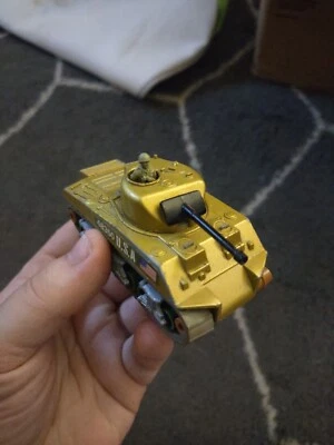 Vintage Matchbox Battle Kings Sherman Tank #K-101 1974-with soldier  - Image 1 of 4