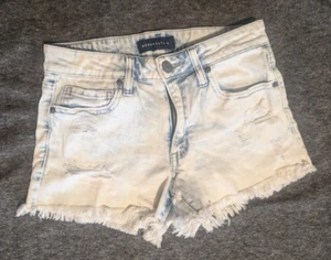 Aeropostale Women's High Waisted Midi Shorts Size 2 Light Wash Distressed - Picture 1 of 12