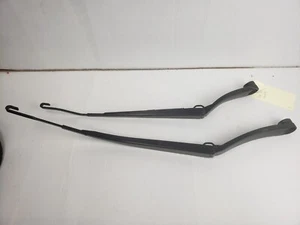 2012 Kia Sorento Windshield Wiper Arms Driver & Passenger Light Wear - Picture 1 of 11