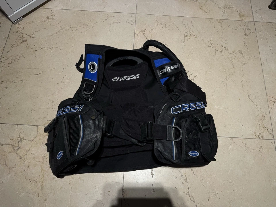 Chaleco de buceo compensador de flotabilidad Aquapro 5r Cressi con bolsillos de peso BC / BCD Foto 1 de 4