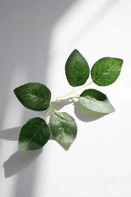 Hojas verdes artificiales 35 piezas a granel imitación seda verde hojas de flores de rosa falsas Foto 1 de 3