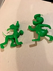 Figuras de plástico duro del Pato Donald Verde y Plutón 1971; Louis Marx Co. Walt Disney - Imagen 1 de 7