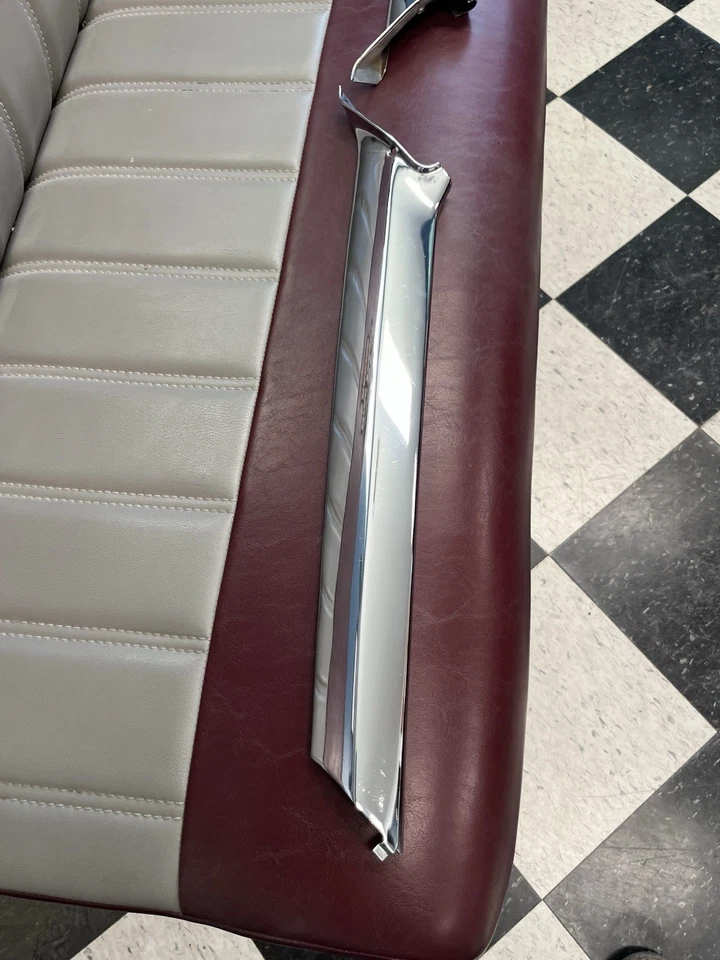 1963 1964 年别克里维埃拉挡风玻璃柱镀铬装饰 — 第 1/4 张图片