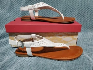 Arizona Jeans Co Womens White AZ Safari Sandals Size 7.5 Medium With Box - Picture 1 of 9