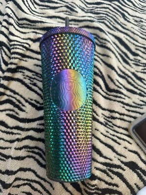 Vaso iridiscente pulido al aceite con tachuelas Starbucks usado en excelente estado 24 oz Foto 1 de 4