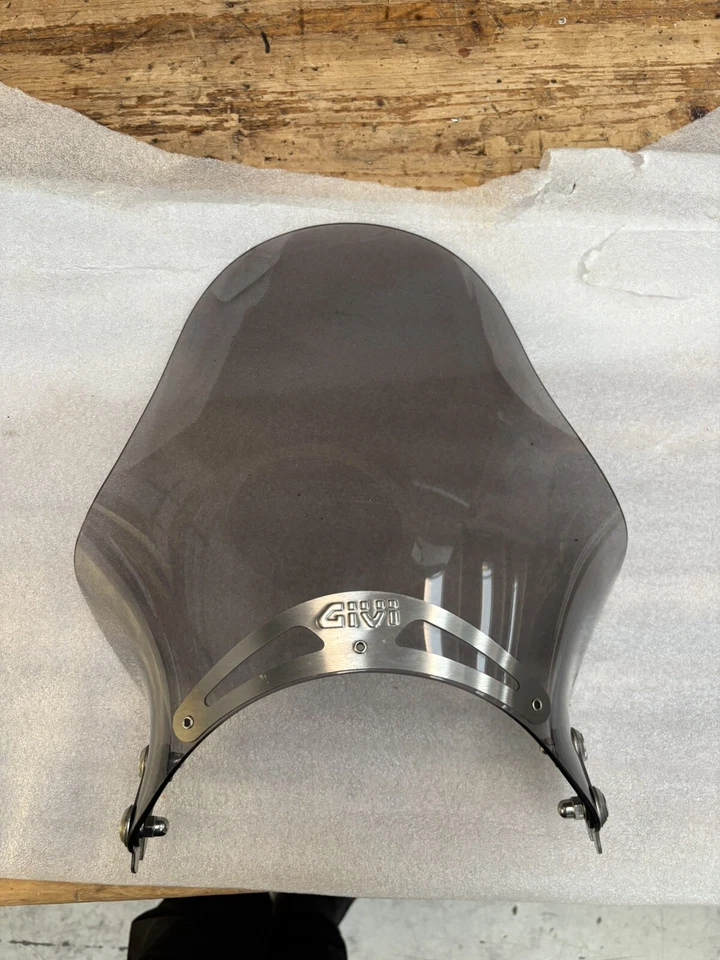 CUPOLINO GIVI PER KAWASAKI ZR 7 1999 2004 - Immagine 1 di 3