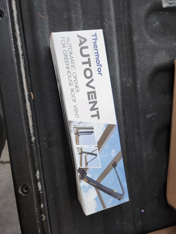 THERMOFOR AUTOVENT automatic opener for greenhouse roof vent