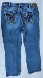Silver SUKI Mid Capri Cropped Jeans Size 14 Blue Distressed Denim EUC - Picture 1 of 14