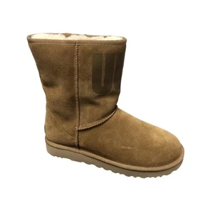UGG Women's Classic Short Rubber Logo Chestnut 1108230 size 10 - Picture 1 of 8
