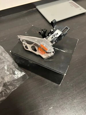 NEW Shimano XTR FD-M986 Dyna-Sys 10s Double Front Derailleur Direct Mount - Image 1 of 2