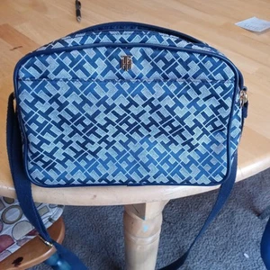 Tommy Hilfiger Handtasche Tasche dunkelblau, blau & weiß Goldakzente, Top Zustand - Bild 1 von 7