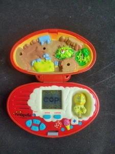 Neopets Pocket Gioco Elettronico Leone Con Figurina Tonu 2002 Testato - Foto 1 di 4