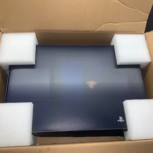 PlayStation 4 Pro 500 Million Limited Edition 2T Blu Numerata 22943/50.000 Copie - Foto 1 di 15