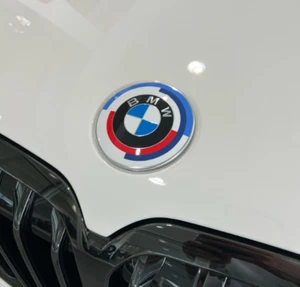 BMW 50TH YEAR ANNIVERSARY BONNET BOOT TRUNK 82 MM BADGE EMBLEM - Picture 1 of 3