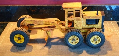 Vintage Tonka Grader. Pressed steel. 17 in. - Image 1 of 4