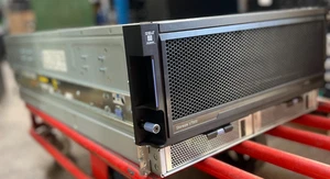 IBM Storewize 01LJ203 V7000 Storage Expansion System Chassis 2076-92F 89 Caddies - Picture 1 of 7