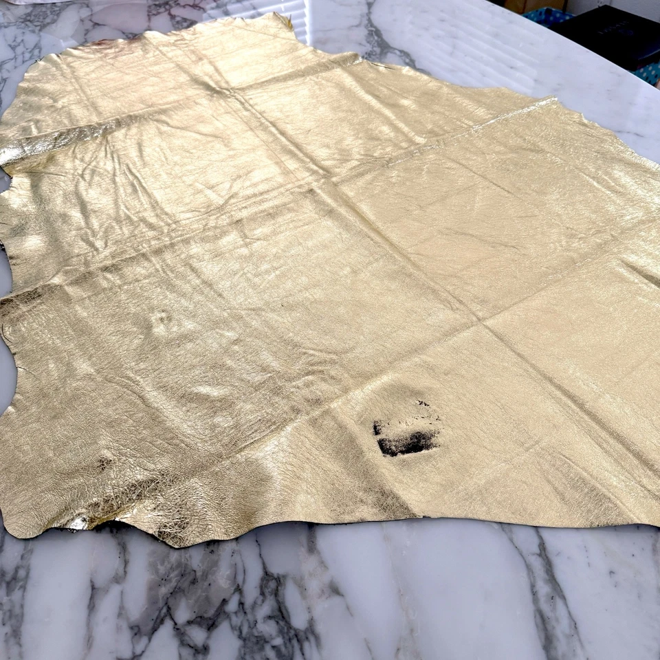 Shiny Gold Leather high quality leather pelt, made in Italy - Image 1 of 4